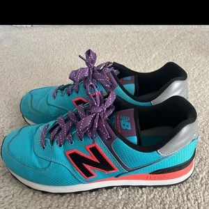 New balance tennis shoes
